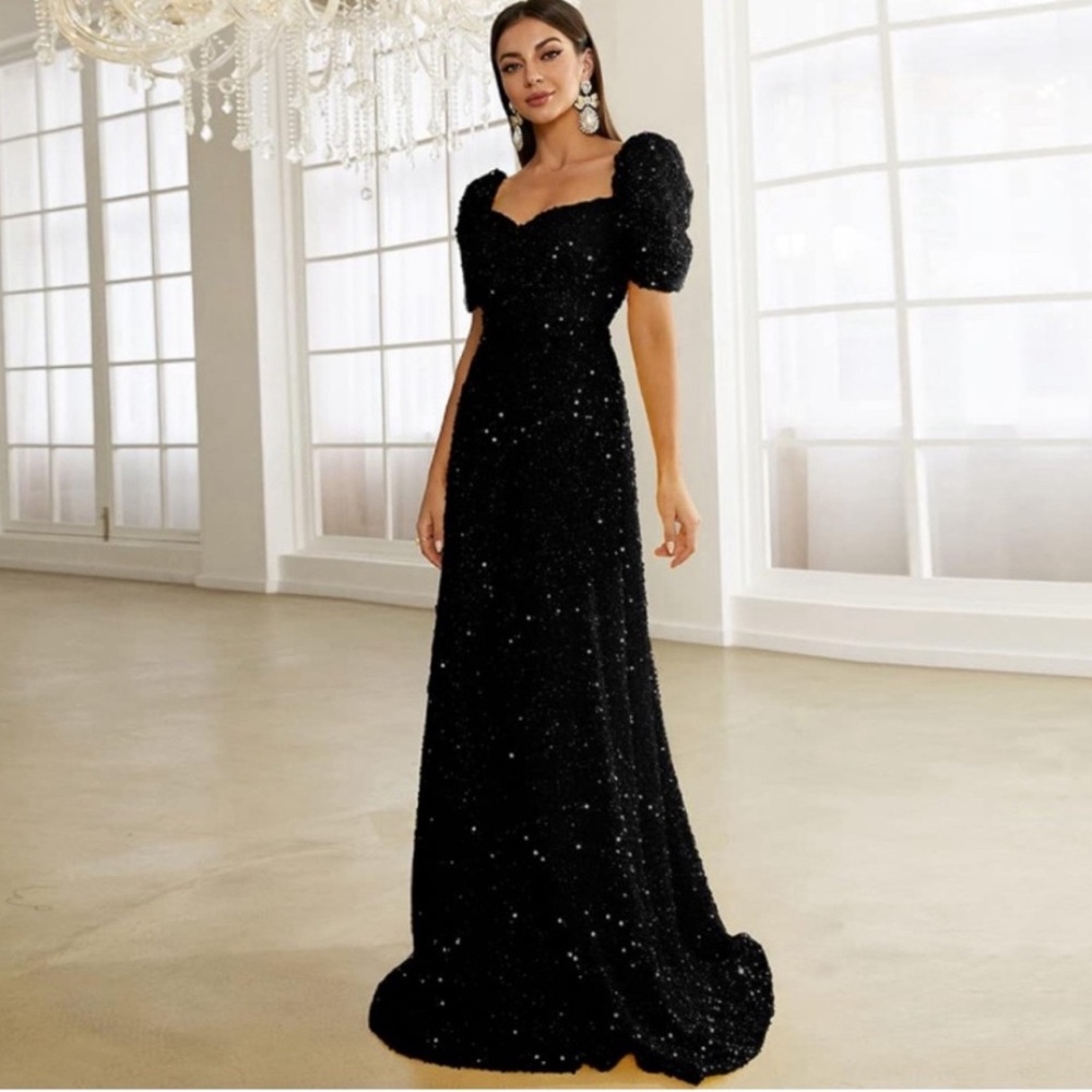 Elegant Black Maxi Dress - Picture 2 of 10